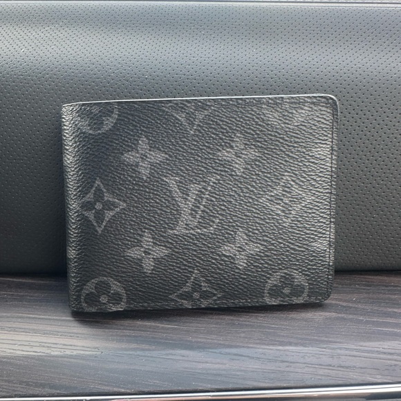 Louis Vuitton Multiple Wallet 😍 - Picture 1 of 1